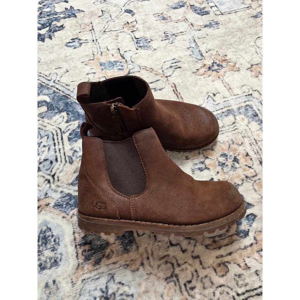 UGG Youth Size 2 Callum Chelsea Brown Suede Fall Winter Ankle Boot